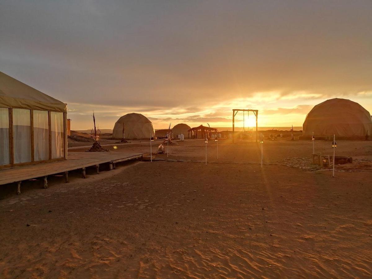 Отель Sunrise Sahara Camp Мерзуга Экстерьер фото